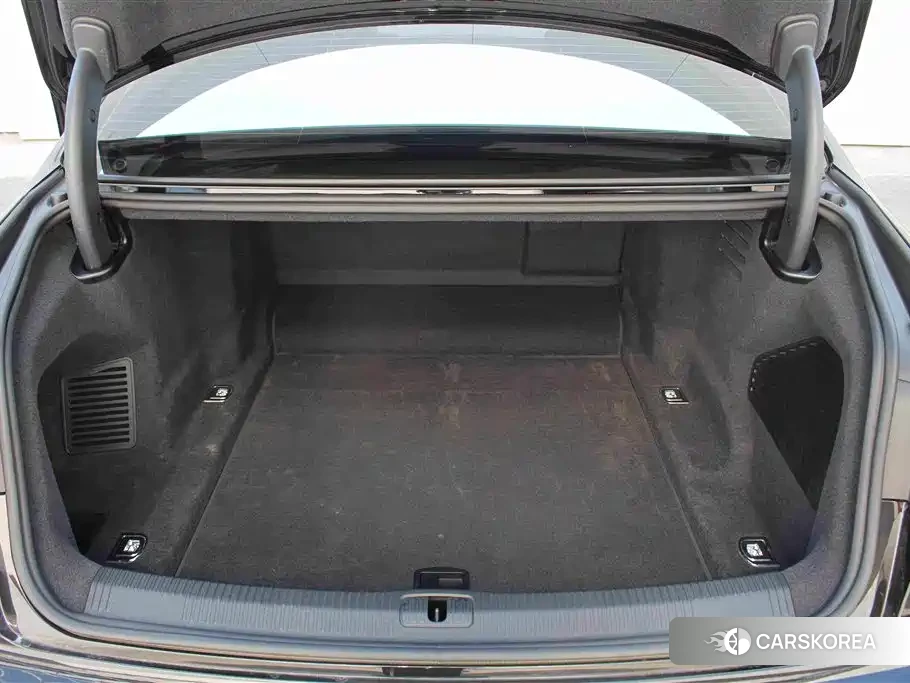 Audi A8 2020 Черный из Китая, фото 5