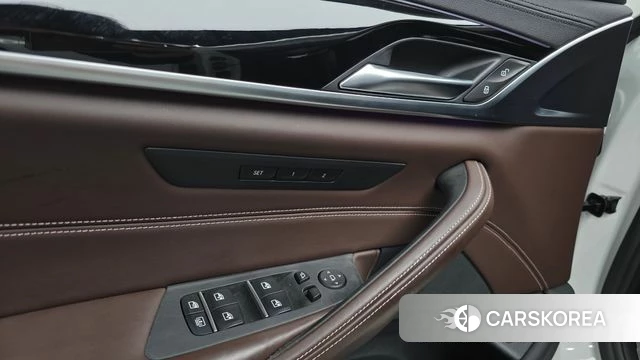 BMW 5 Series (G30) 2018 Белый из Кореи, фото 5