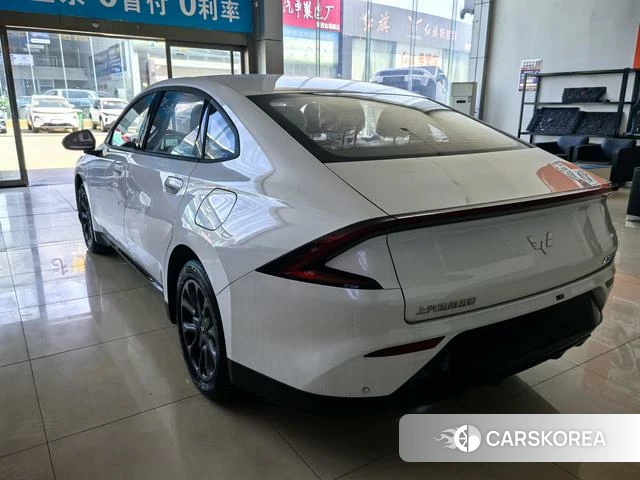 Wuling Automobile Wuling Starlight PHEV 2026 Белый из Китая, фото 5