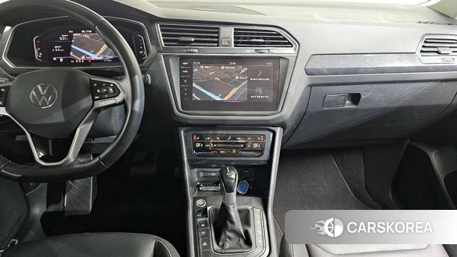 Volkswagen Tiguan second Generation 2022 Белый из Кореи, фото 5