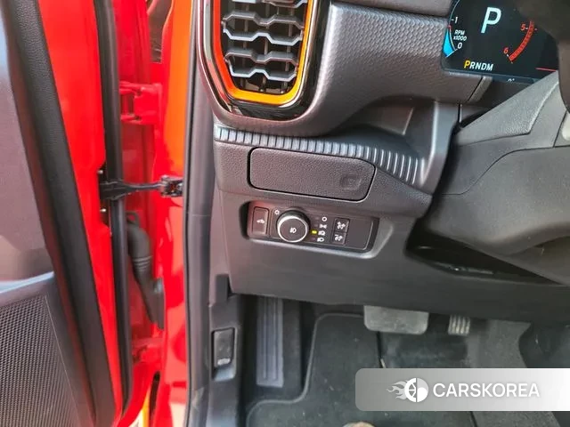 Ford Ranger 4th Generation 2025 Красный из Кореи, фото 5