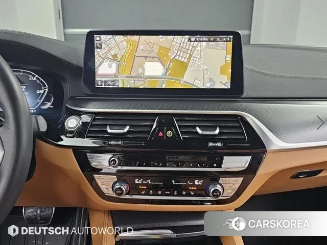 BMW 5 Series (G30) 2023 Белый из Кореи, фото 5