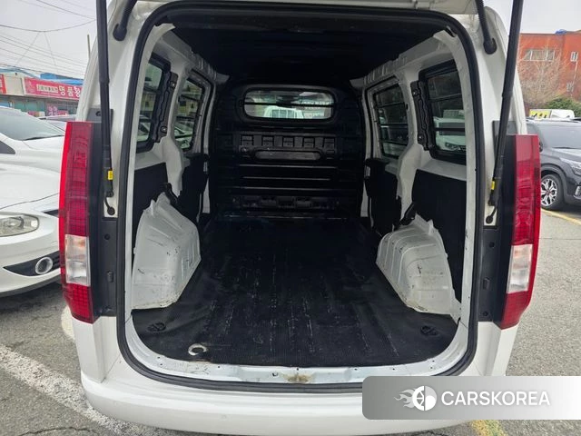 Hyundai Staria 2023 Белый из Кореи, фото 5