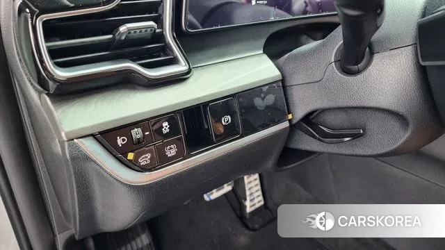 Kia Sportage 5th Generation Hybrid 2023 Белый из Кореи, фото 5