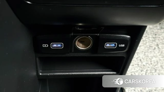 Hyundai Staria 2023 Белый из Кореи, фото 5