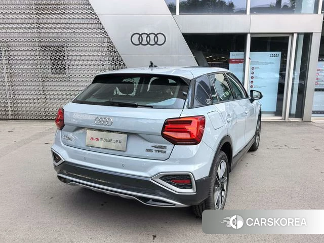 Audi Q2L 2024 Серебристо-серый из Китая, фото 5