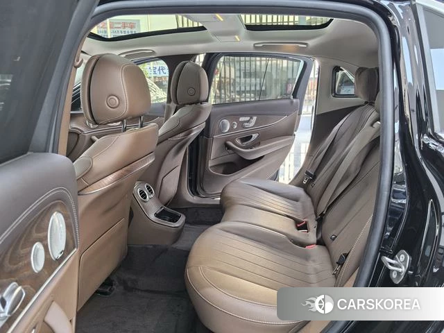 Mercedes-Benz E-class id 3944922 из Китая 5