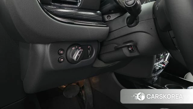 Mini Cooper Clubman 2023 Серебристо-серый из Кореи, фото 5