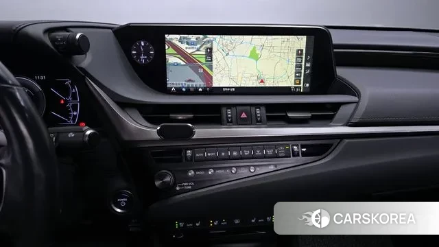 Lexus ES300h 7th generation 2019 Серебряный из Кореи, фото 5