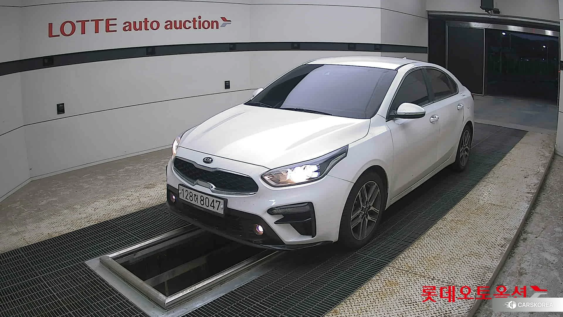 Kia K3 2020 Snow White Pearl из Кореи, фото 5