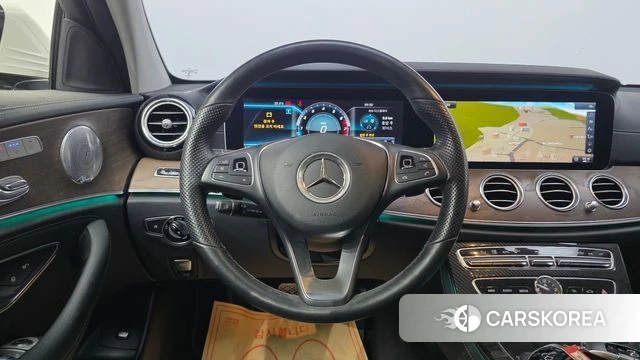 Mercedes-Benz E-Class W213 2018 Белый из Кореи, фото 5