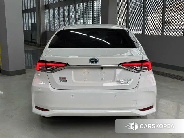 Toyota Corolla 2022 Белый из Китая, фото 5