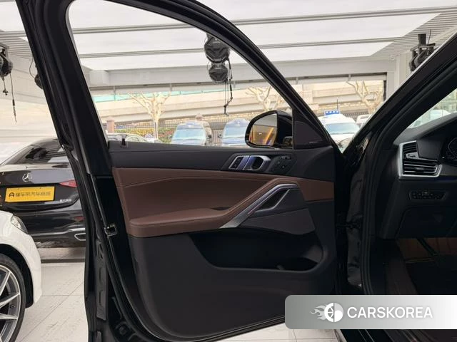 BMW X6 2021 Черный из Китая, фото 5