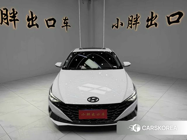 Hyundai Elantra 2023 Белый из Китая, фото 5