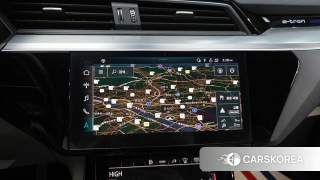 Audi e-Tron 2022 Белый из Кореи, фото 5