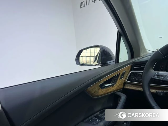 Audi Q7 2024 Черный из Китая, фото 5