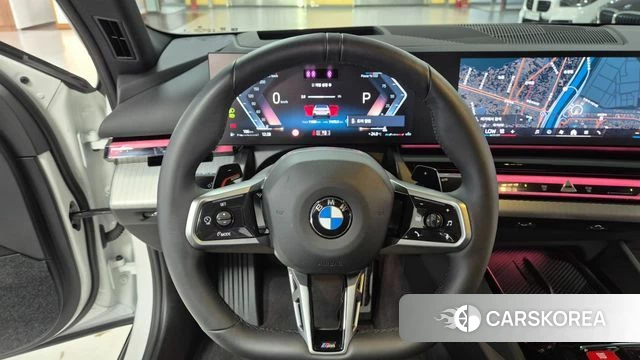 BMW 5 Series (G60) 2025 Белый из Кореи, фото 5