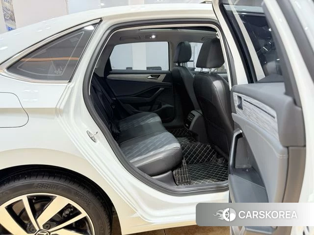 Volkswagen Sagitar 2024 Белый из Китая, фото 5