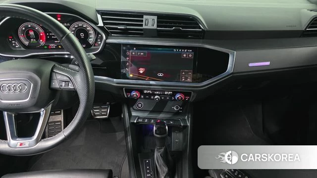 Audi Q3 (F3) 2022 Белый из Кореи, фото 5