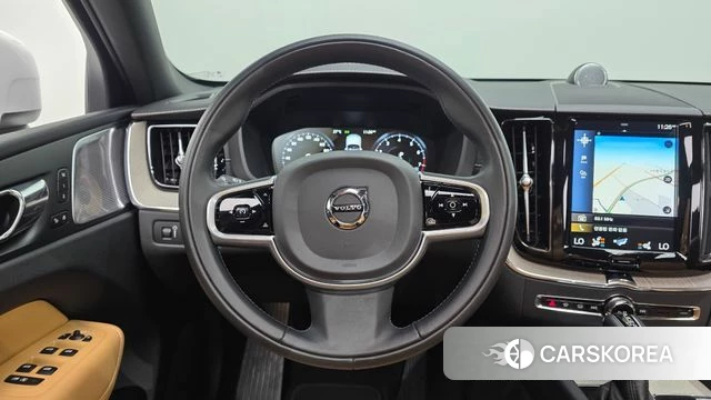 Volvo XC60 second Generation 2019 Белый из Кореи, фото 5