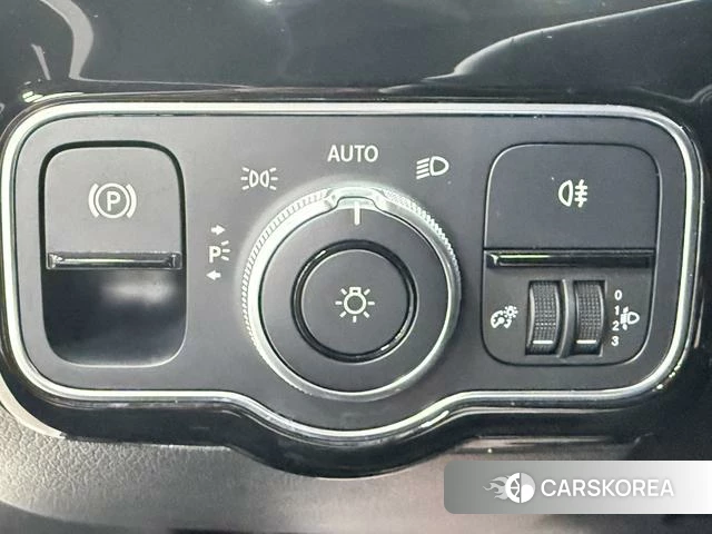 Mercedes-Benz Class A 2021 Белый из Китая, фото 5