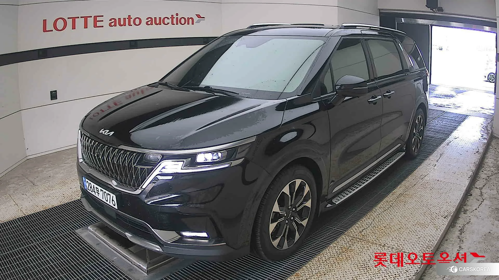Kia Carnival 2023 Черный из Кореи, фото 5
