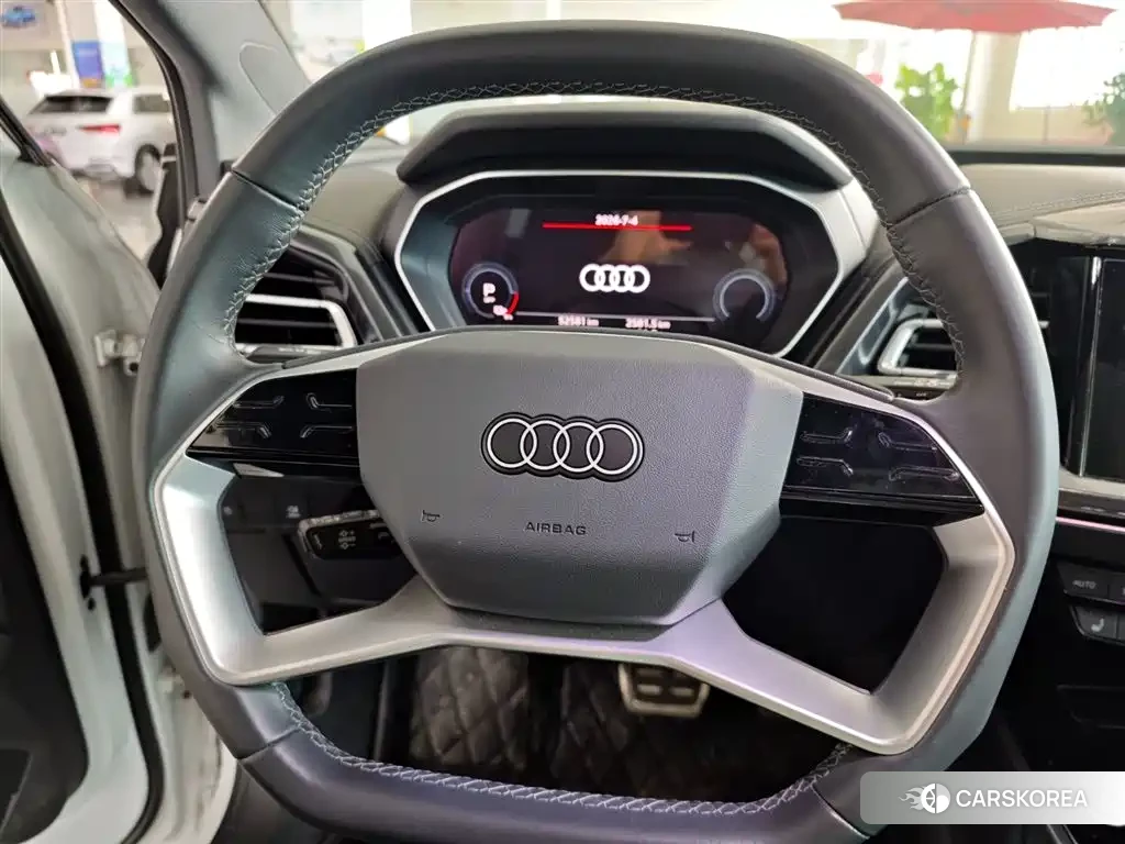 Audi Q4 e-tron 2022 Белый из Китая, фото 5
