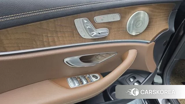 Mercedes-Benz E-Class W213 2021 Черный из Кореи, фото 5