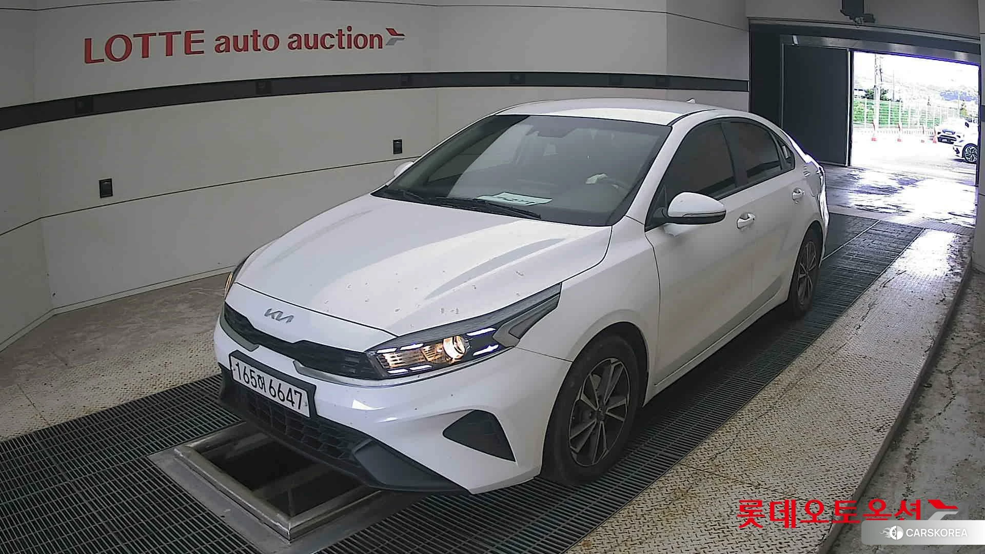 Kia K3 2022 Snow White Pearl из Кореи, фото 5