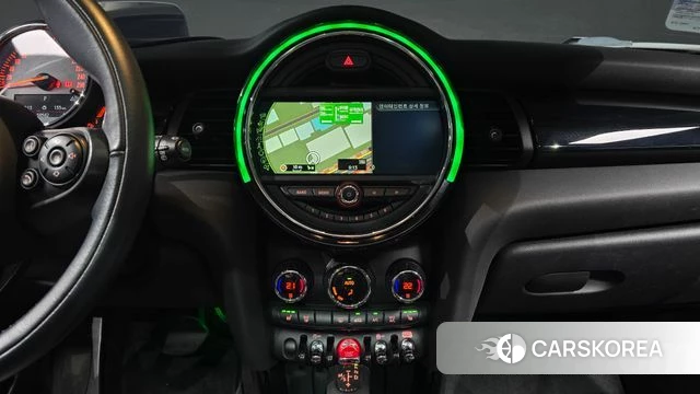 Mini Cooper 2018 Черный из Кореи, фото 5