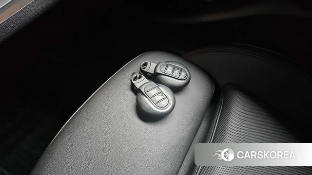 Mini Cooper 2023 Красный из Кореи, фото 5