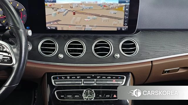 Mercedes-Benz E-Class W213 2018 Черный из Кореи, фото 5