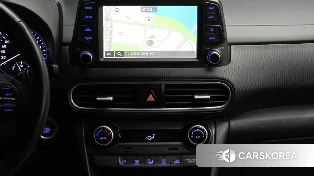 Hyundai Kona 2018 Светло-серебряный цвет из Кореи, фото 5