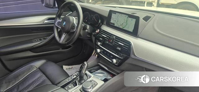 BMW 5 Series (G30) 2018 Белый из Кореи, фото 5