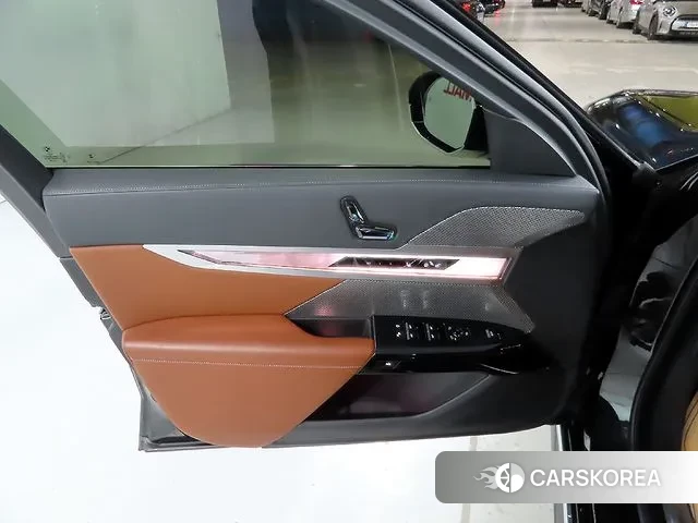 BMW 7 Series (G70) 2024 Черный из Кореи, фото 5