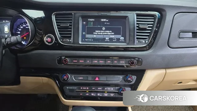 Kia The New Carnival 2019 Белый из Кореи, фото 5