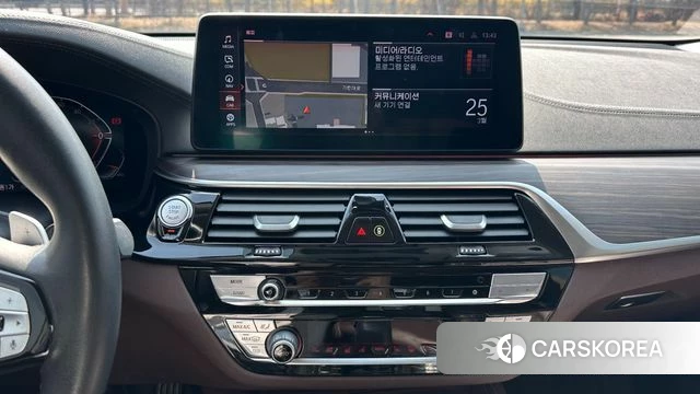 BMW 6 Series GT (G32) 2021 Белый из Кореи, фото 5