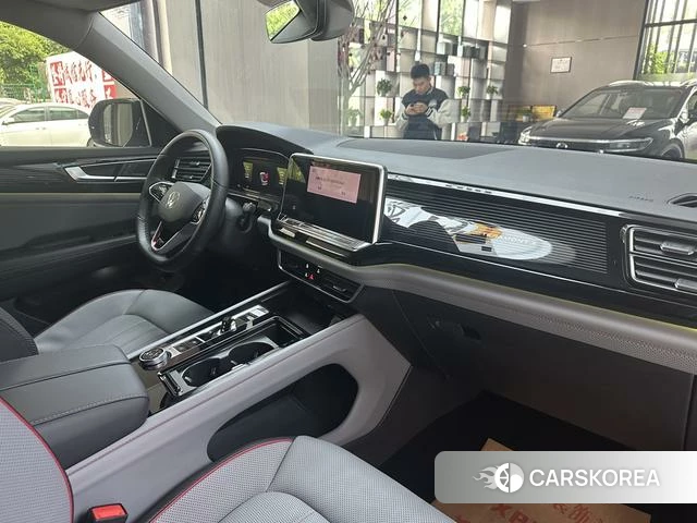 Volkswagen Tourang 2024 Черный из Китая, фото 5