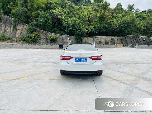 Toyota Camry 2022 Белый из Китая, фото 5