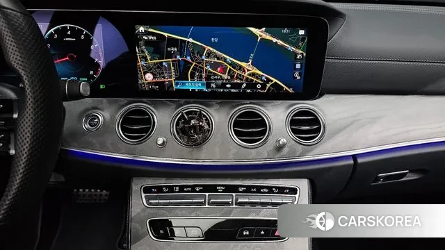 Mercedes-Benz E-Class W213 2022 Белый из Кореи, фото 5