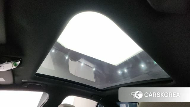 BMW 5 Series (G60) 2025 Серебристо-серый из Кореи, фото 5