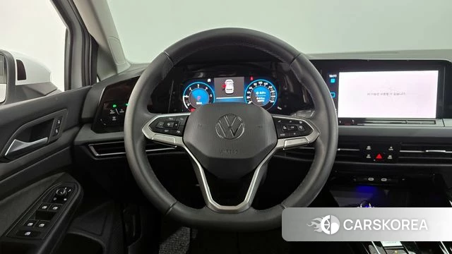 Volkswagen Golf 8th Generation 2024 Белый из Кореи, фото 5