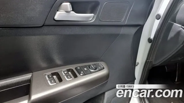 Kia Sportage The Bold 2021 Серебристо-серый из Кореи, фото 5