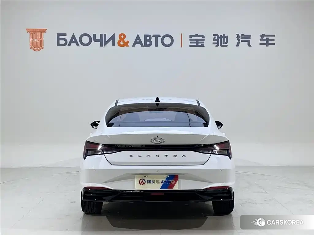 Hyundai Elantra 2022 Белый из Китая, фото 5