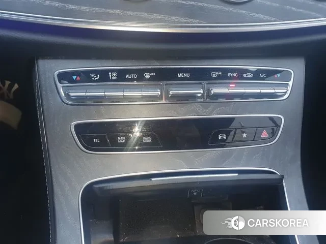 Mercedes-Benz E-Class W213 2022 Белый из Кореи, фото 5