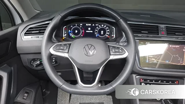 Volkswagen Tiguan second Generation 2022 Белый из Кореи, фото 5