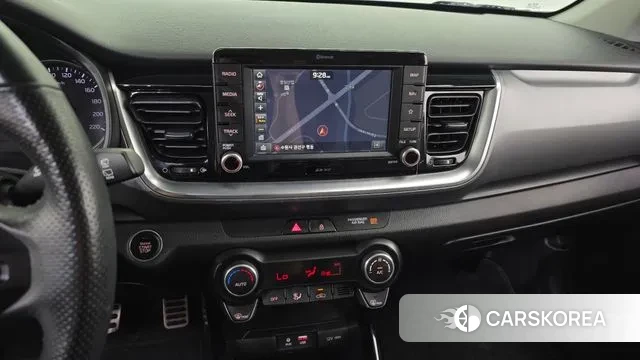 Kia Stonic 2018 Белый из Кореи, фото 5