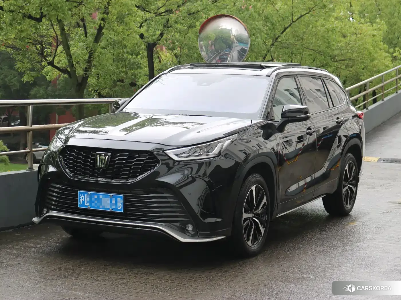 Toyota Crown 2023 Черный из Китая, фото 5