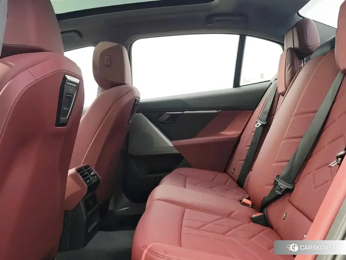 BMW i5 2025 Черный из Китая, фото 5