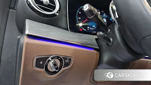 Mercedes-Benz E-Class W213 2022 Белый из Кореи, фото 5